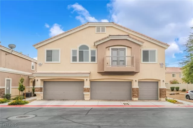 MLS: 2726543 Condo For Sale