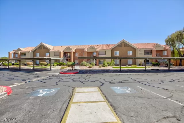 MLS: 2726562 Condo For Sale