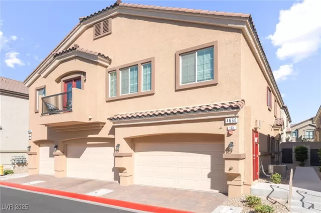 MLS: 2726575 Condo For Sale