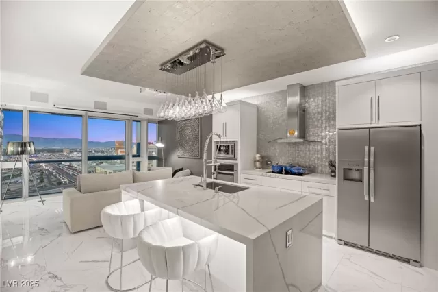 MLS: 2726582 Condo For Sale