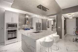 Photo #1: 2726582 Listing 