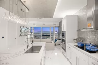 Photo #3: 2726582 Listing 