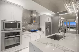 Photo #4: 2726582 Listing 