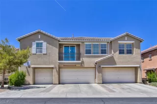 More Details about MLS # 2726619 : 23 HUDSON CANYON STREET 3