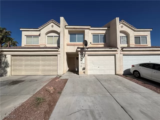 MLS: 2726638 Condo For Sale
