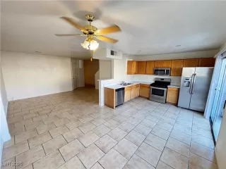 Photo #3: 2726638 Listing 