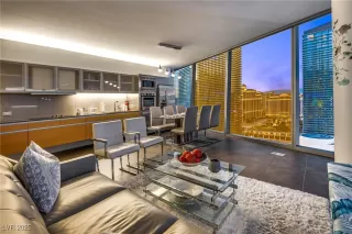 Photo #4: 2726685 Listing