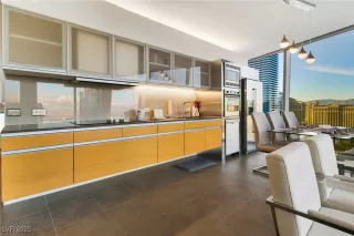 Photo #5: 2726685 Listing