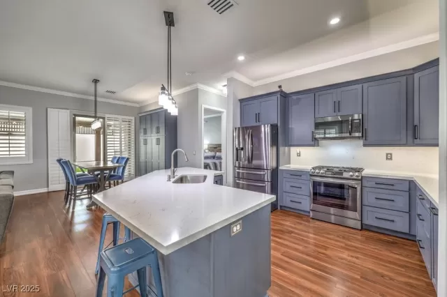 MLS: 2726728 Condo For Sale