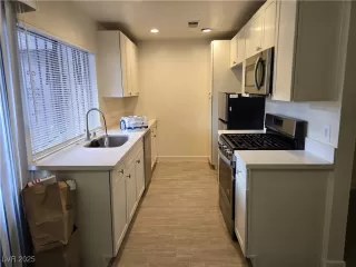 Photo #4: 2726747 Listing 