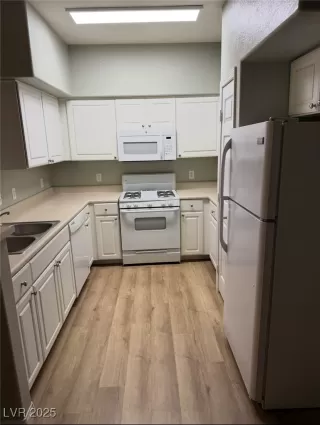 Photo #1: 2726753 Listing 