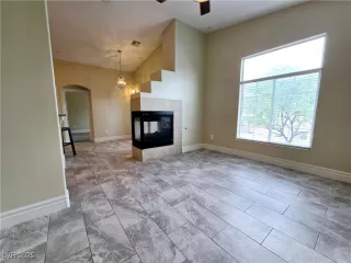 Photo #5: 2726757 Listing