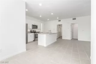 Photo #6: 2726762 Listing 