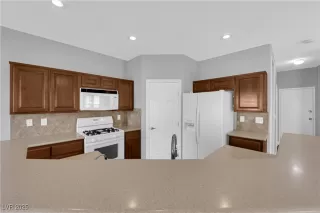 Photo #5: 2726777 Listing 