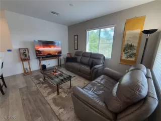 Photo #3: 2726801 Listing 