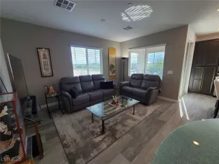 Photo #4: 2726801 Listing 