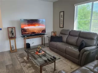 Photo #5: 2726801 Listing 