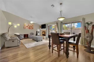 Photo #6: 2726816 Listing