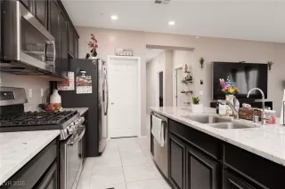 Photo #2: 2726830 Listing 