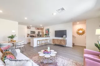 Photo #6: 2726856 Listing 