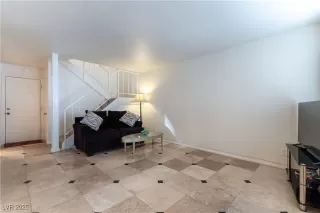 Photo #3: 2726861 Listing 