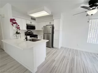 Photo #1: 2726872 Listing 