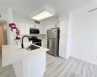 Photo #5: 2726872 Listing 