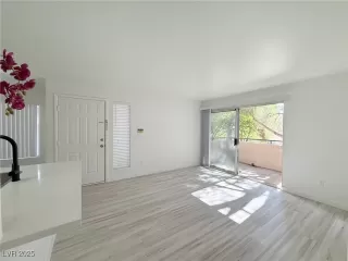 Photo #6: 2726872 Listing 