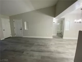 Photo #2: 2726879 Listing 