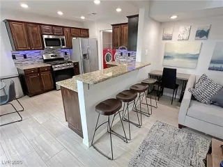 Photo #4: 2726886 Listing 