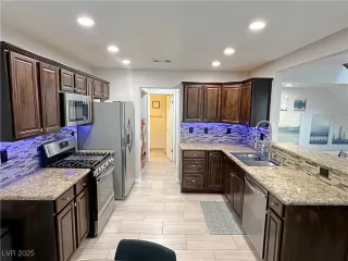 Photo #6: 2726886 Listing 