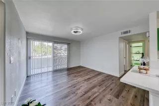 Photo #4: 2726894 Listing 