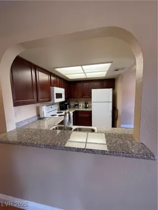 Photo #2: 2726901 Listing 