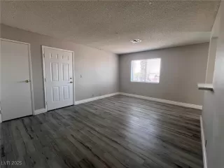 Photo #4: 2726912 Listing 