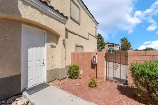 Photo #3: 2726942 Listing