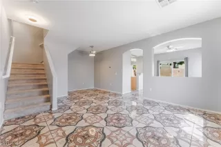 Photo #5: 2726942 Listing