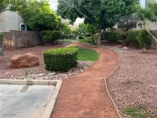 Photo #1: 2726943 Listing 