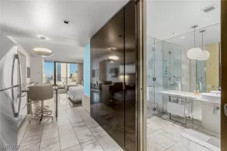 Photo #3: 2726957 Listing