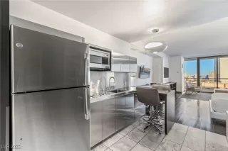 Photo #4: 2726957 Listing