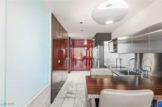 Photo #6: 2726957 Listing