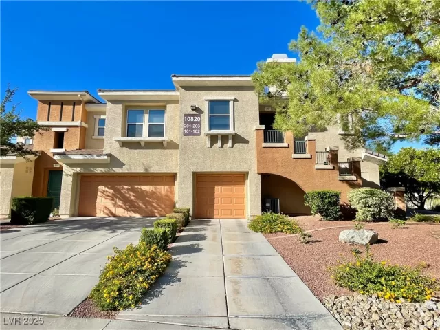 MLS: 2726960 Condo For Sale