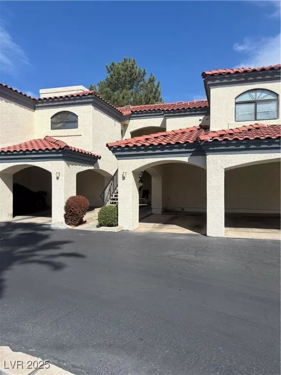 MLS: 2726968 Condo For Sale