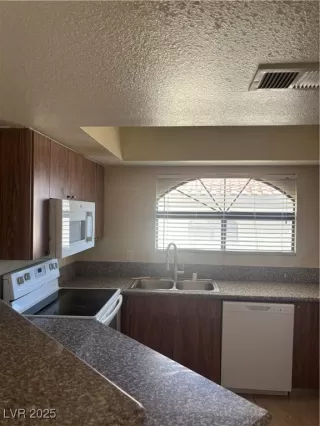 Photo #1: 2726968 Listing