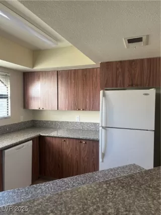 Photo #2: 2726968 Listing