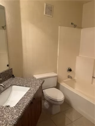 Photo #5: 2726968 Listing