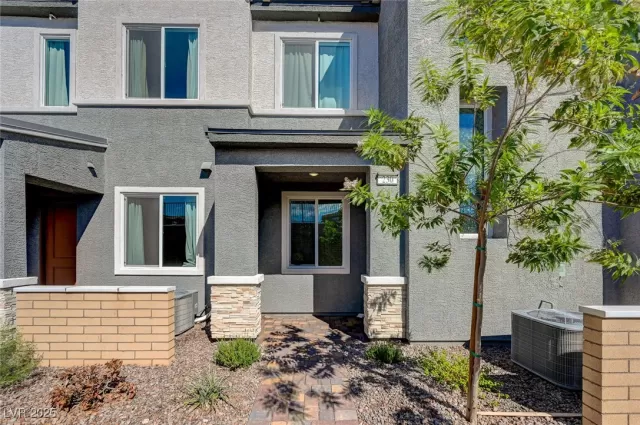 MLS: 2726981 Condo For Sale