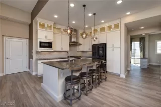 Photo #3: 2726982 Listing 