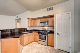 Photo #6: 2726983 Listing 