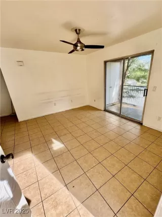 Photo #5: 2726993 Listing