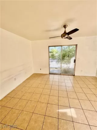 Photo #6: 2726993 Listing